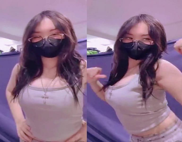 Tiktoker Mun 2k11 Live Móc Lồn Thủ Dâm Cực Nứ...