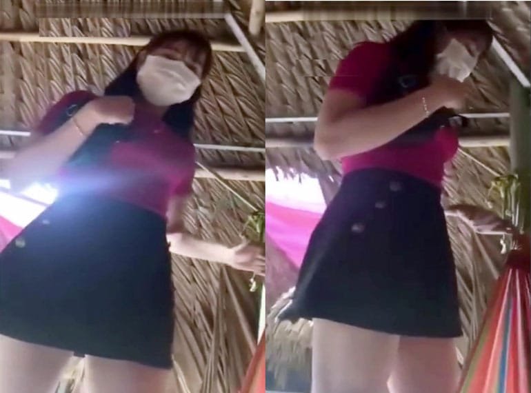 Clip Sex 18+ Trải Nghiệm Đi Cafe Chòi Được Mây Em Miền Tây Bú Cặc